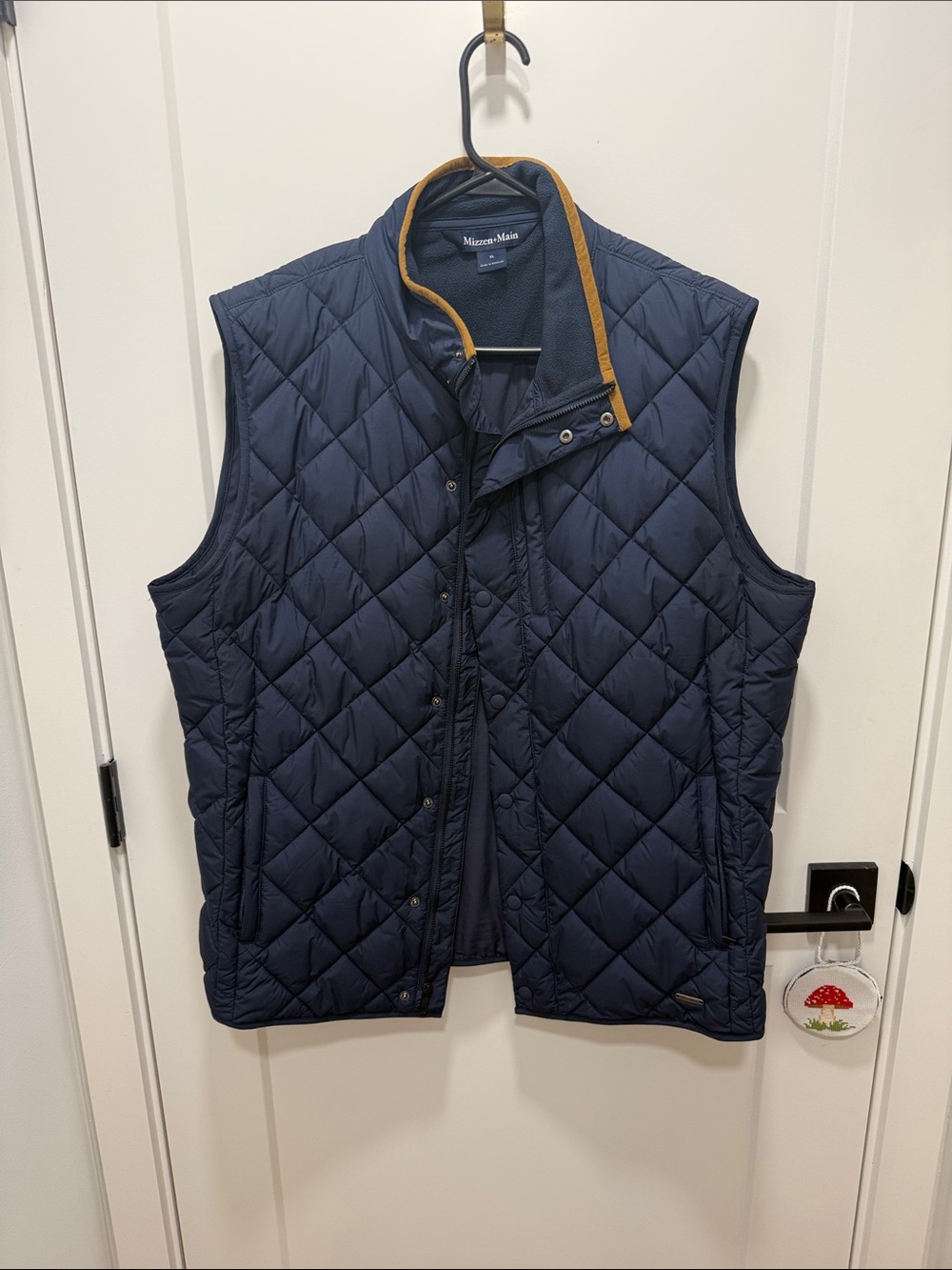 Mizzen+Main Navy Quilted Vest with Tan Trim